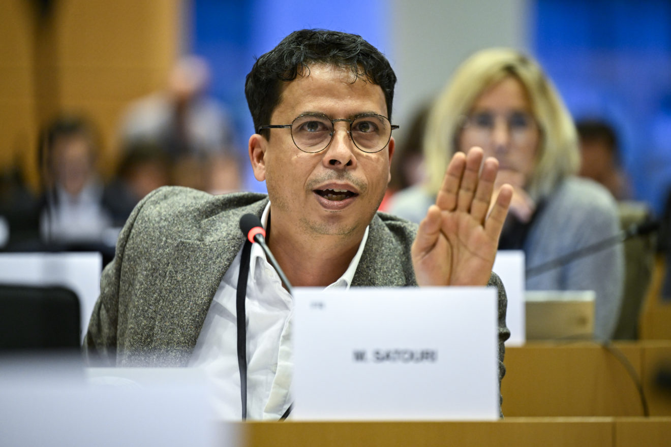 Mounir Satouri interpellant Jozef Sikela