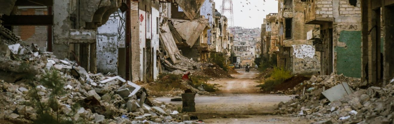 ＂Soutenons les Syriennes et les Syriens dans leur reconstruction＂